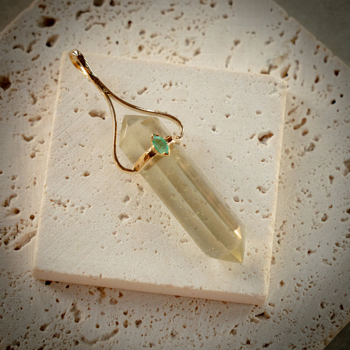 9ct Gold – Gold Tektite Crystal Pendant with Emerald