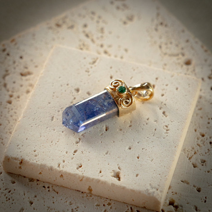 9crt Gold - Tanzanite with Emerald Pendant