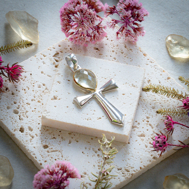 Ascendant Ankh Pendant