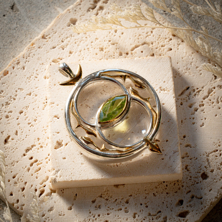 Deluxe Peridot Vesica with Quartz Merkabah