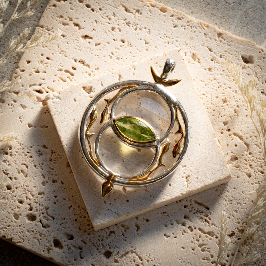 Deluxe Peridot Vesica with Quartz Merkabah