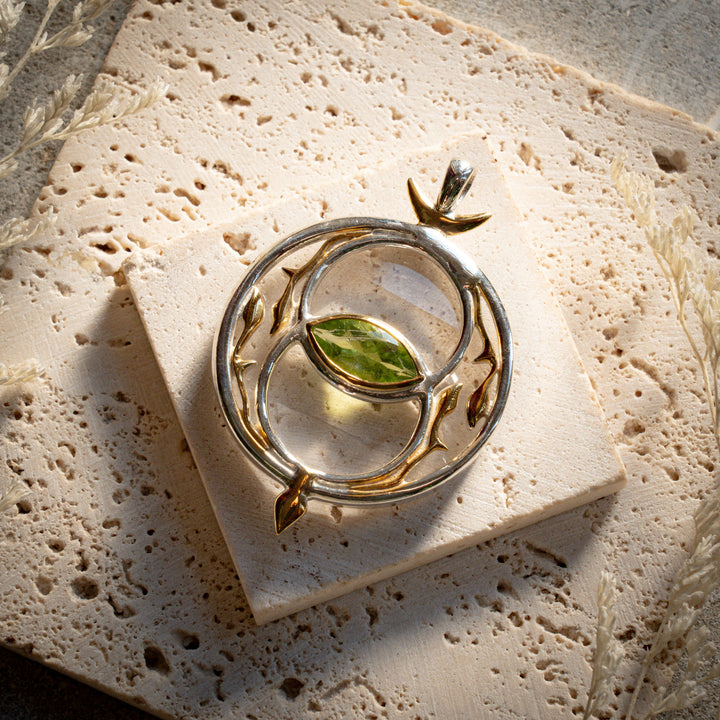 Deluxe Peridot Vesica with Quartz Merkabah
