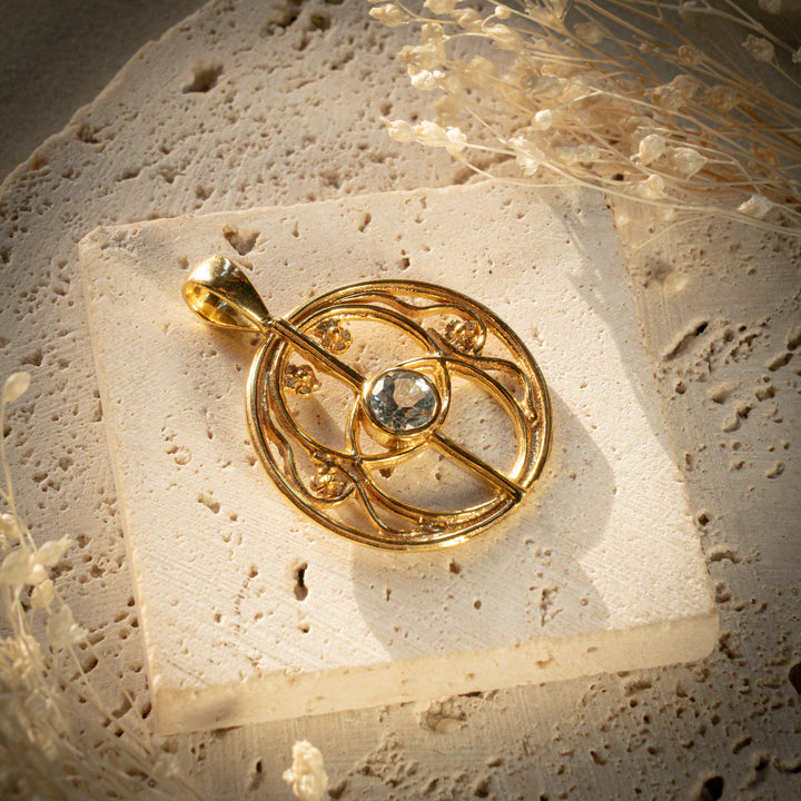Gilded Green Amethyst Chalice Well Pendant