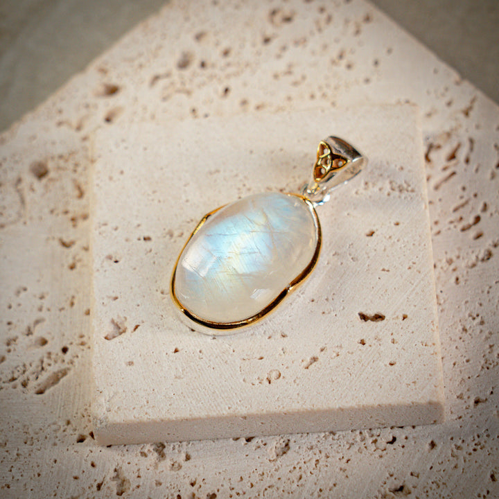 Rainbow Moonstone Crown Pendant