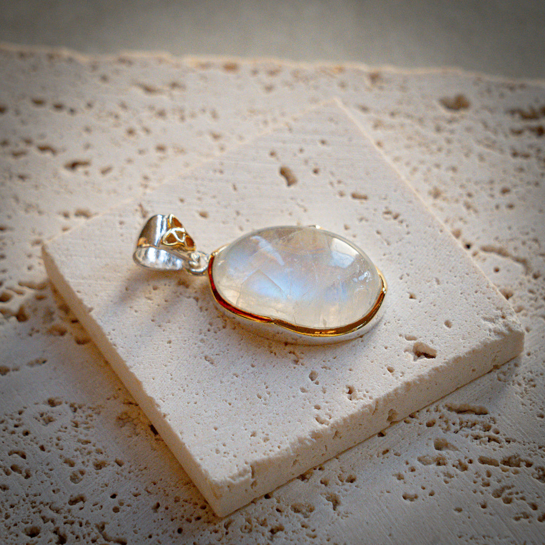 Rainbow Moonstone Crown Pendant