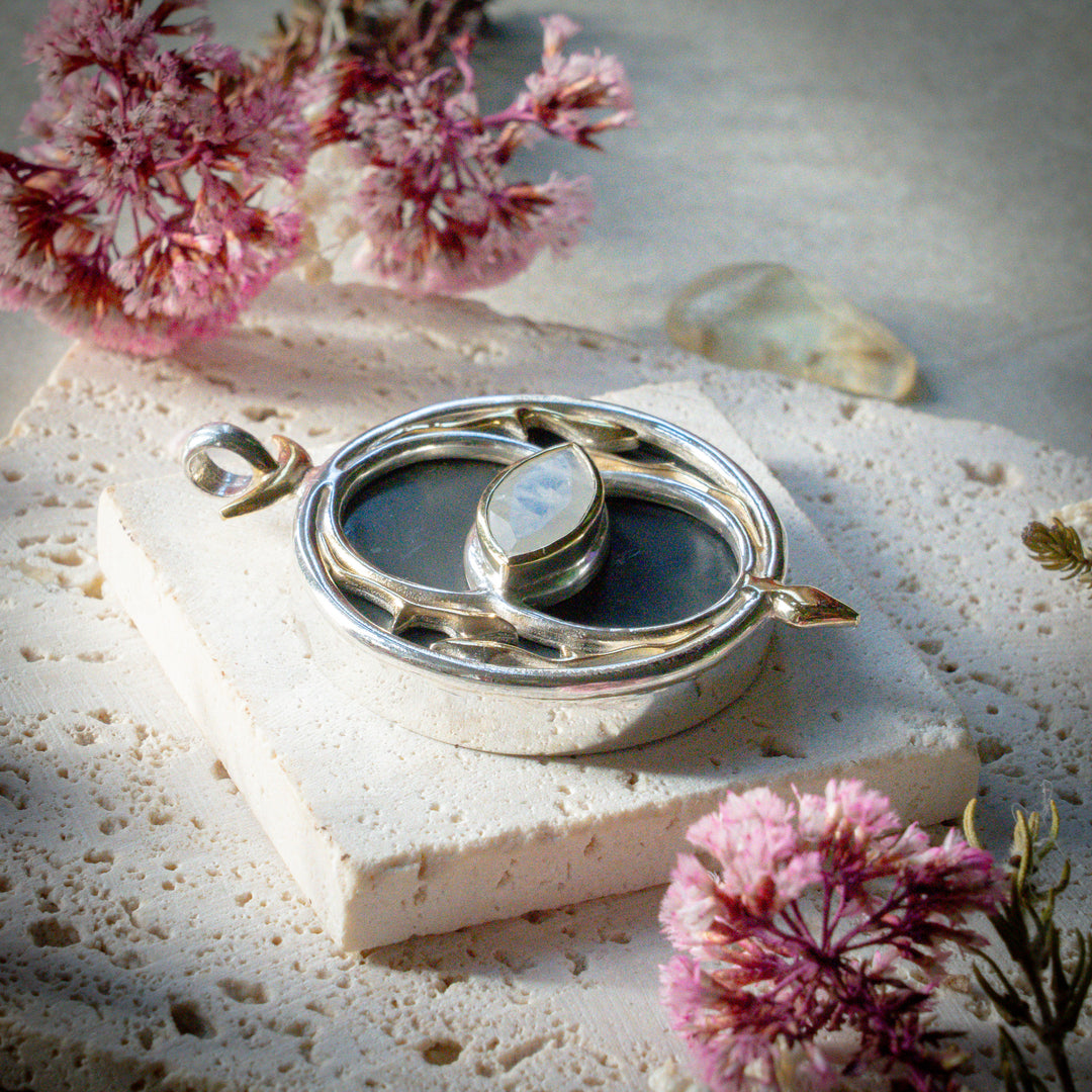 Shungite Vesica with Moonstone